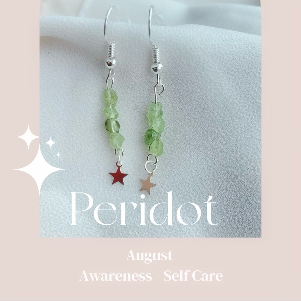 Peridot natural gem stone 925 sterling silver dangle earring handmade